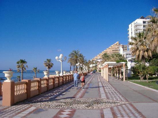 Benal Sunbeach Torrequebrada Apartment Benalmádena